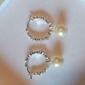 Pearl style hoop earings